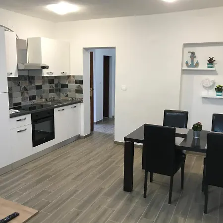 Lena Apartamento *