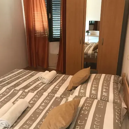Appartement Lena *