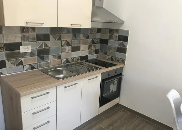 Lena Apartament