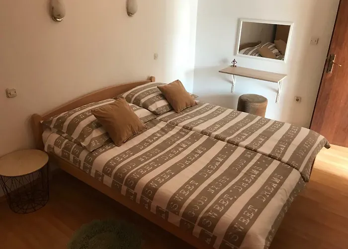 Lena Apartament
